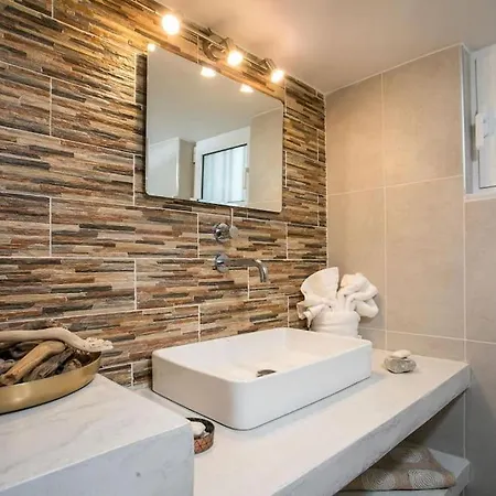 La Vie Est Belle - Ialysos, Rhodes *